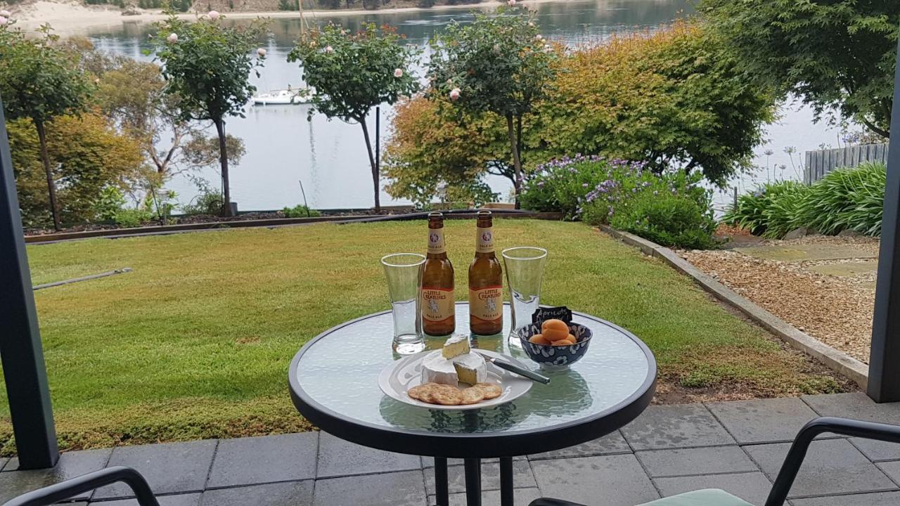 Lewi Waters Bed & Breakfast Lewisham Екстериор снимка