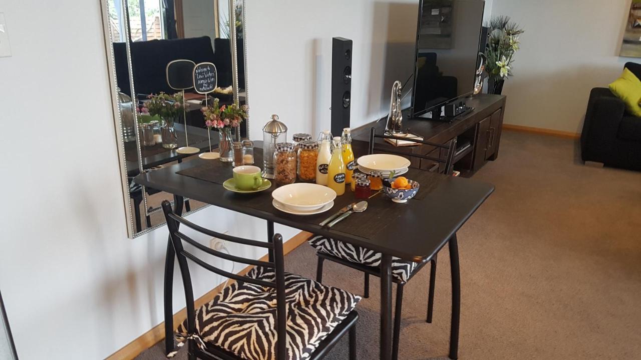 Lewi Waters Bed & Breakfast Lewisham Екстериор снимка