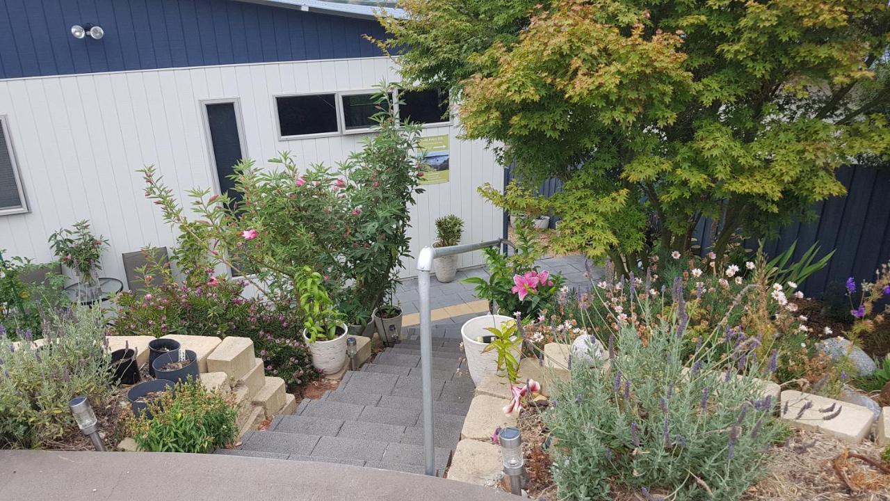 Lewi Waters Bed & Breakfast Lewisham Екстериор снимка