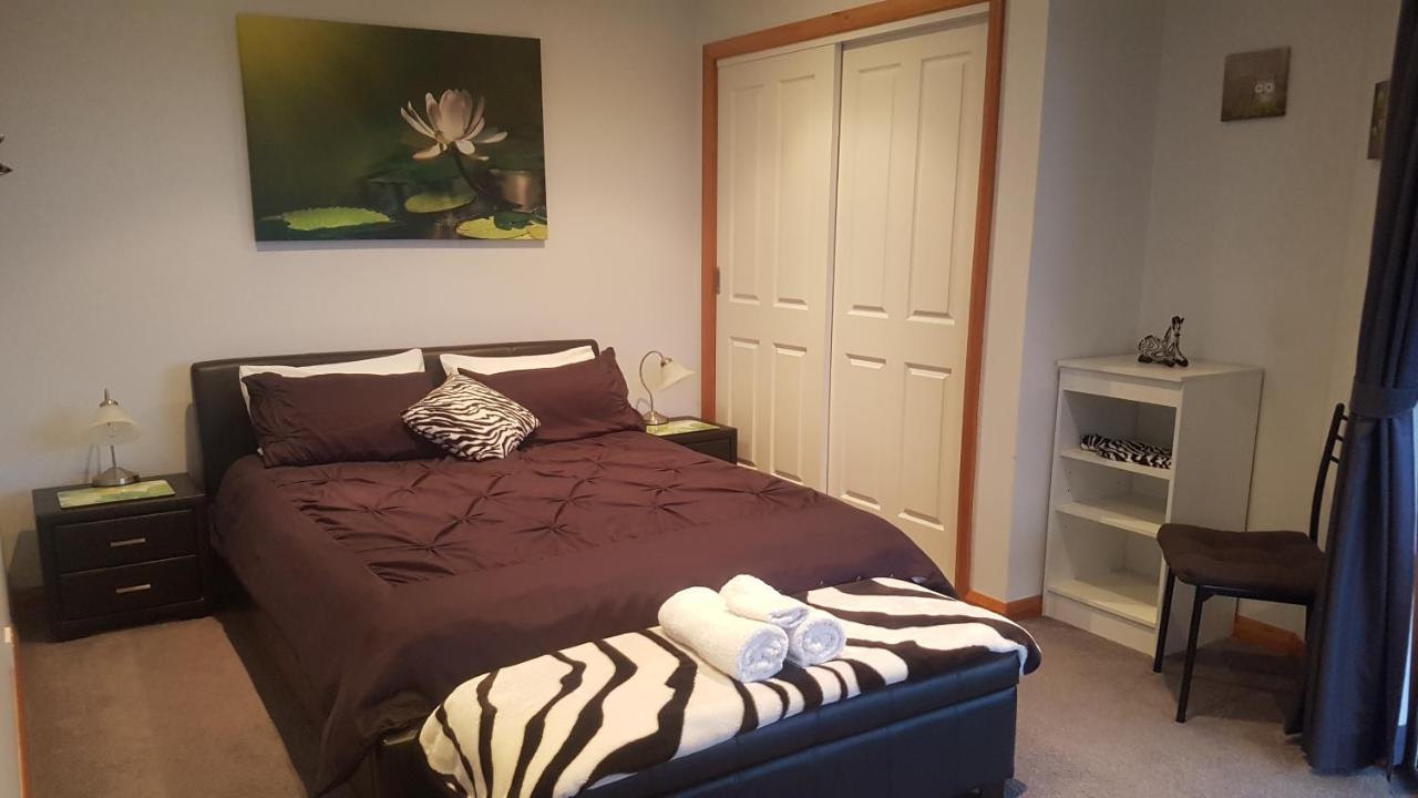 Lewi Waters Bed & Breakfast Lewisham Екстериор снимка