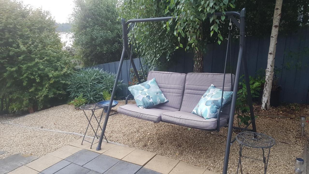 Lewi Waters Bed & Breakfast Lewisham Екстериор снимка