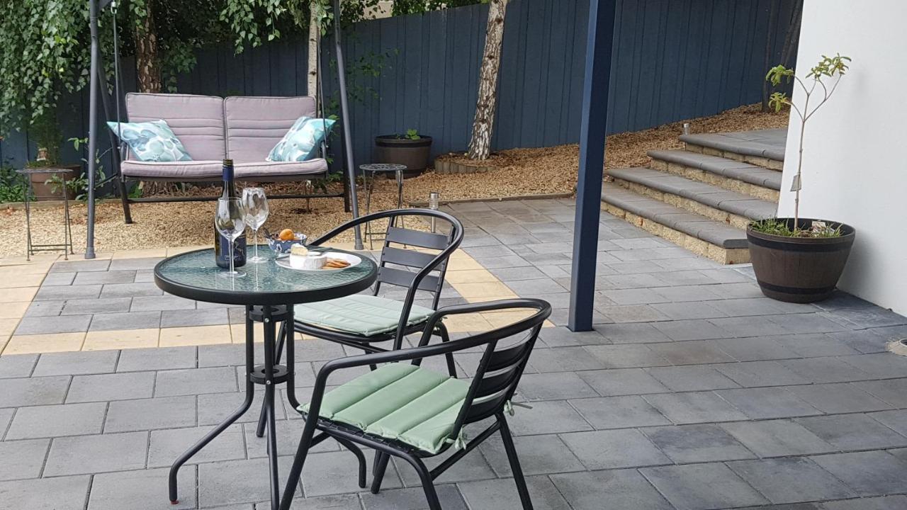 Lewi Waters Bed & Breakfast Lewisham Екстериор снимка