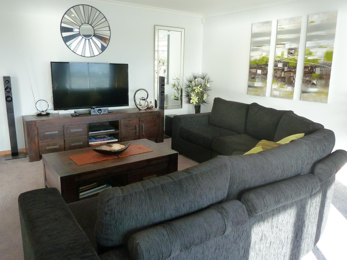Lewi Waters Bed & Breakfast Lewisham Екстериор снимка